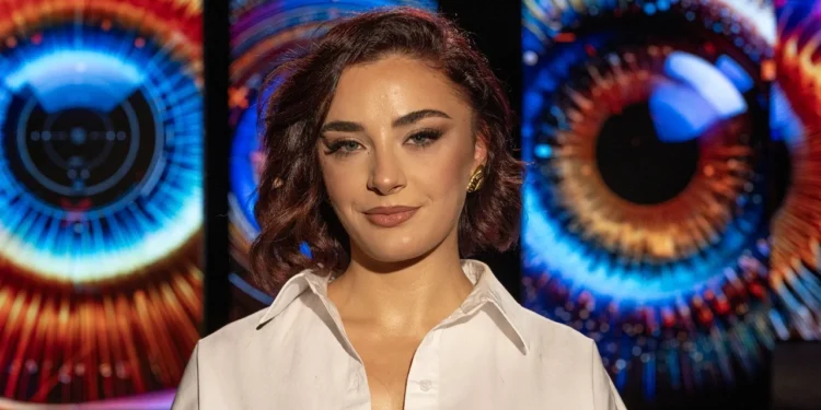 Aktore dhe këngëtare, Xhodi Skura pjesë e Big Brother VIP 5/ Surprizon gjyshen e saj nga shtëpia