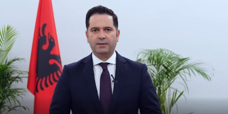 Petrit Malaj jep lajmin e mirë: Qeveria jep 150 euro bonus fundviti për 148 mijë familje në nevojë