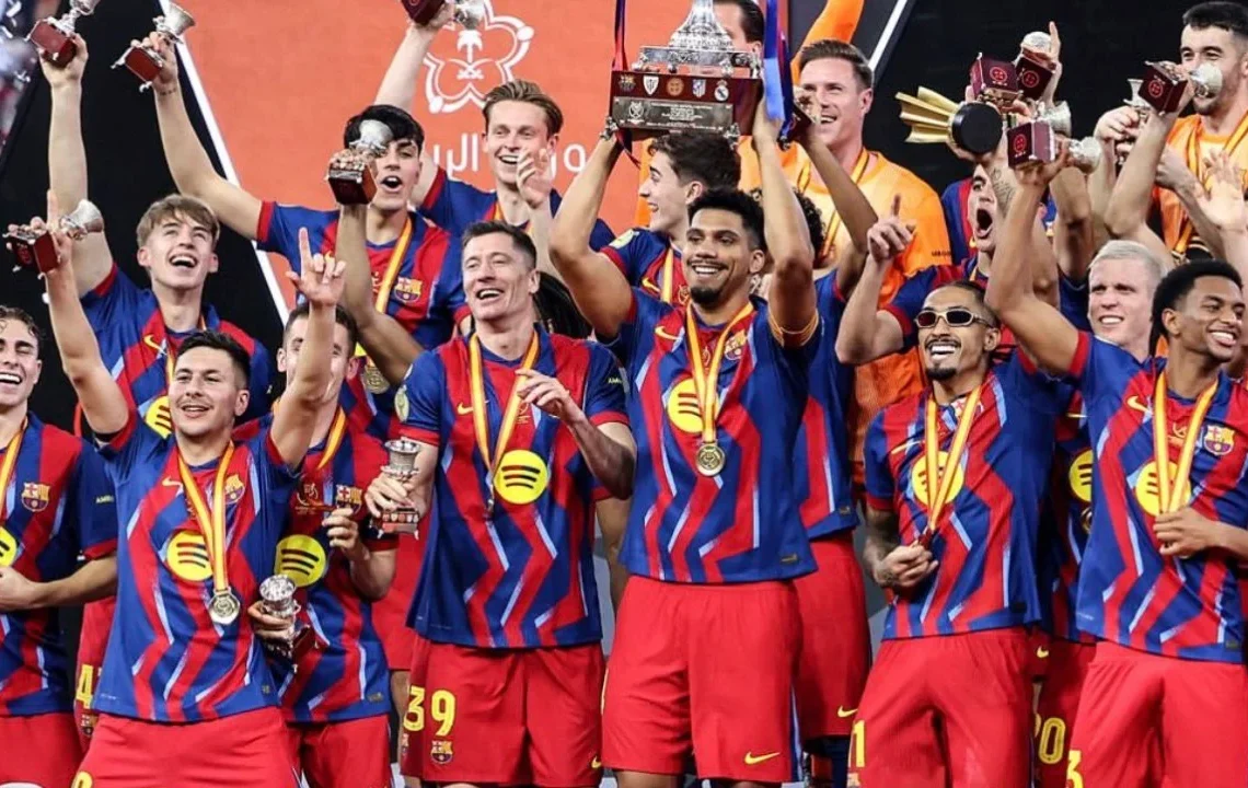 Video/ Barcelona superkampione e Spanjës, katalanasit mundin Realin në El Clasico dhe fitojnë trofeun e parë të sezonit