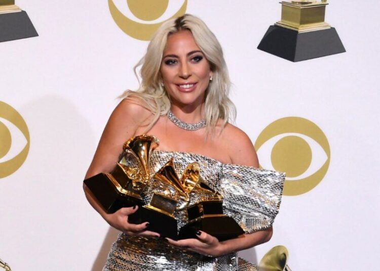 Lady Gaga do të ngjitet në skenën e çmimeve Grammy