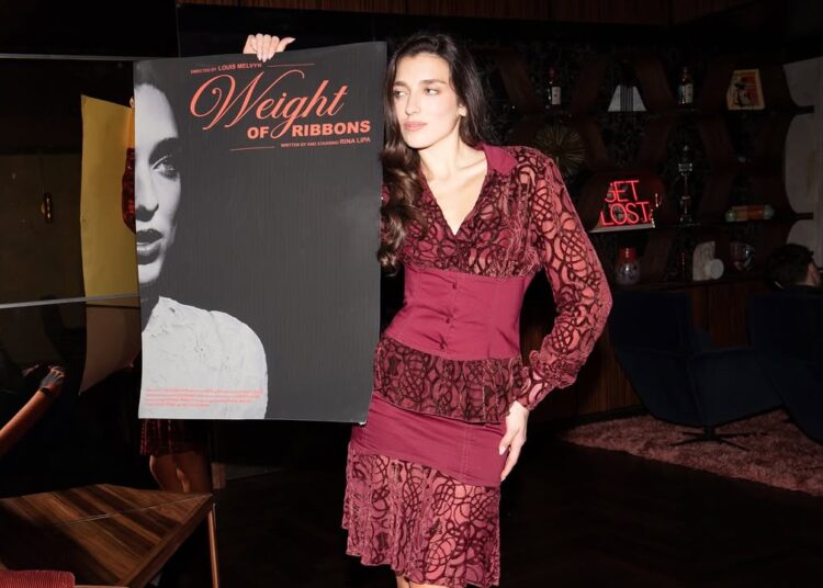 Rina Lipa debuton si autore dhe aktore me filmin e shkurtër “Weight of Ribbons”