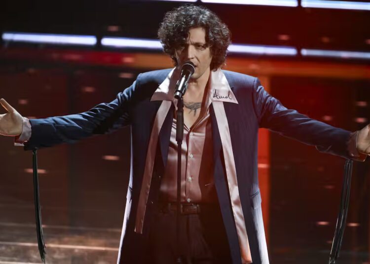 ‘Stella Stellina’, Ermal Meta prek me këngën në Sanremo, u dedikohet fëmijëve në Gaza