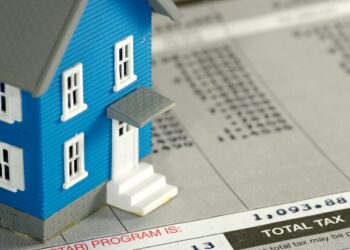 Hyn në fuqi udhëzimi për rivlerësimin: Zbritje 1% për çdo vit përdorimi për apartamentet