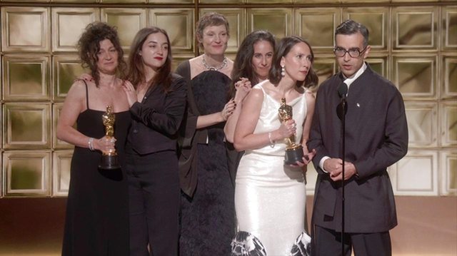 Një shqiptare ngjitet në skenën e “Oscar”, Luana Bajrami triumfon me filmin e saj të ri