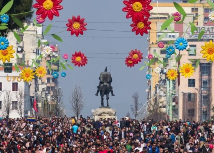 Festimet për Ditën e Verës bllokojnë rrugët në Tiranë!  Si do të kufizohet qarkullimi për dy ditë