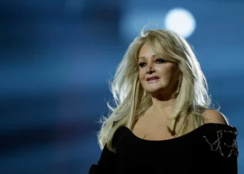 Ndërron jetë Bonnie Tyler, këngëtarja e hitit legjendar “Total Eclipse of the Heart”, në moshën 75 vjeçare