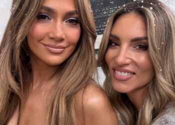 Është e gjitha në gene! Jennifer Lopez e prezanton motrën dhe duken WOW